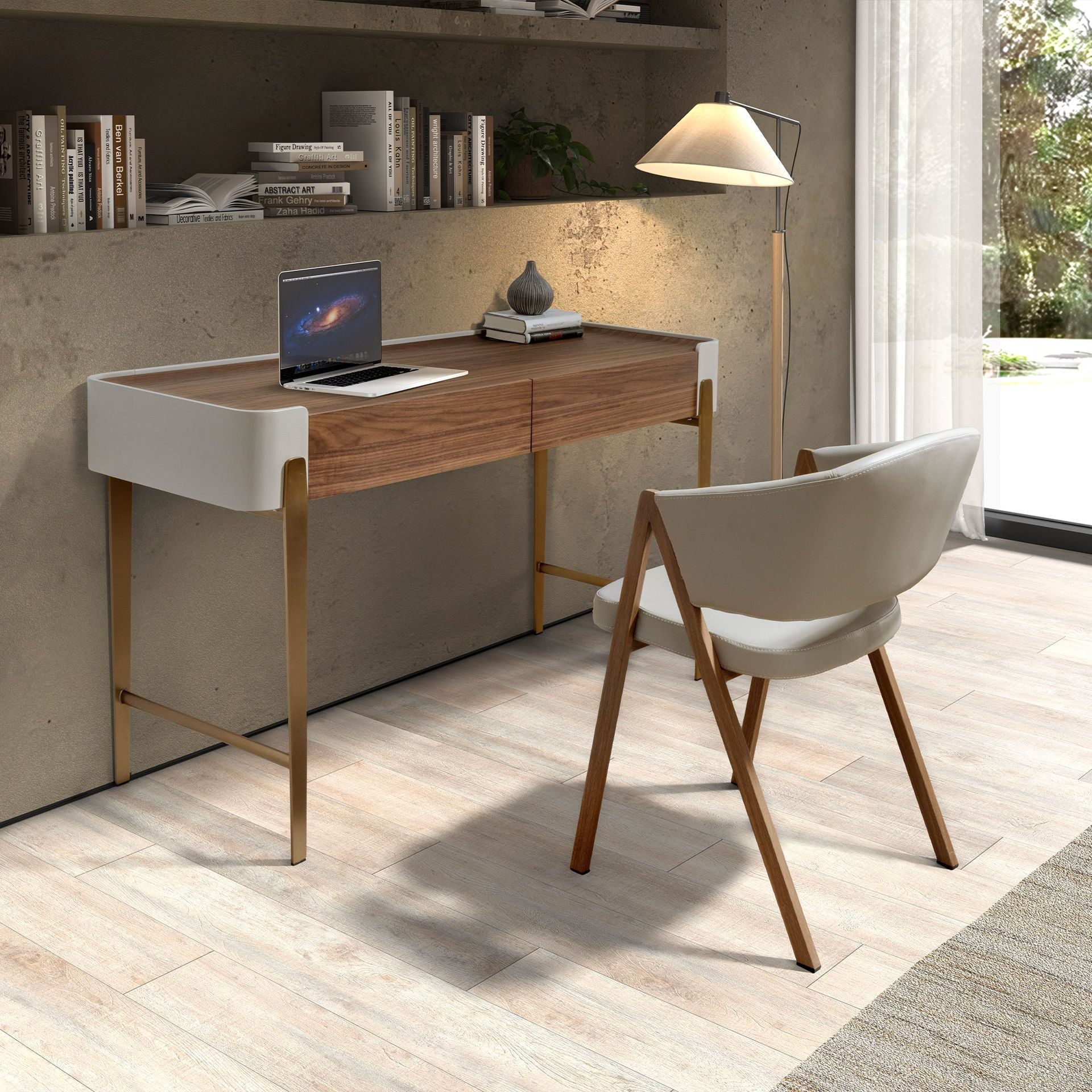Desk in walnut