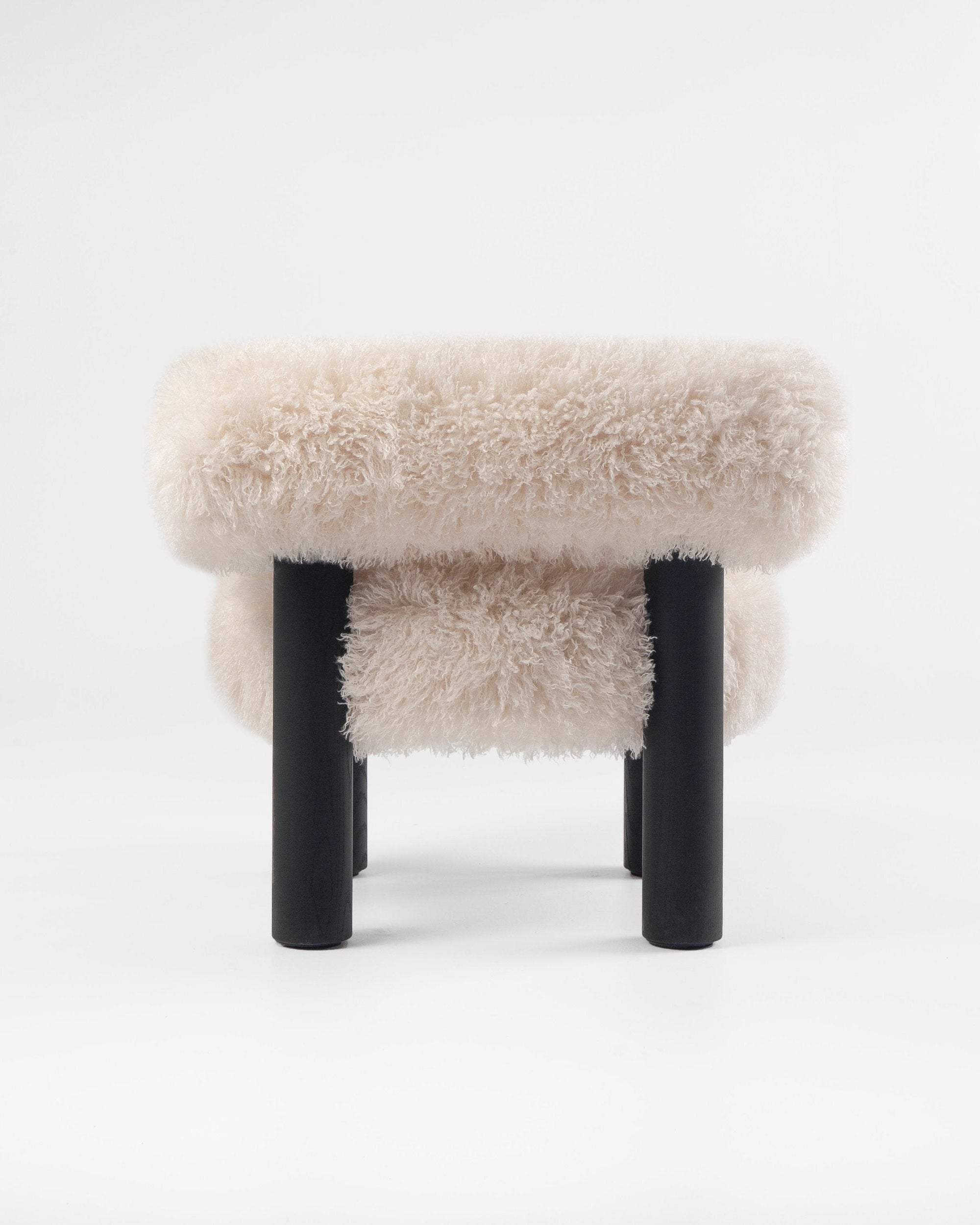Low Chair Gropius CS2 Fluffy Edition