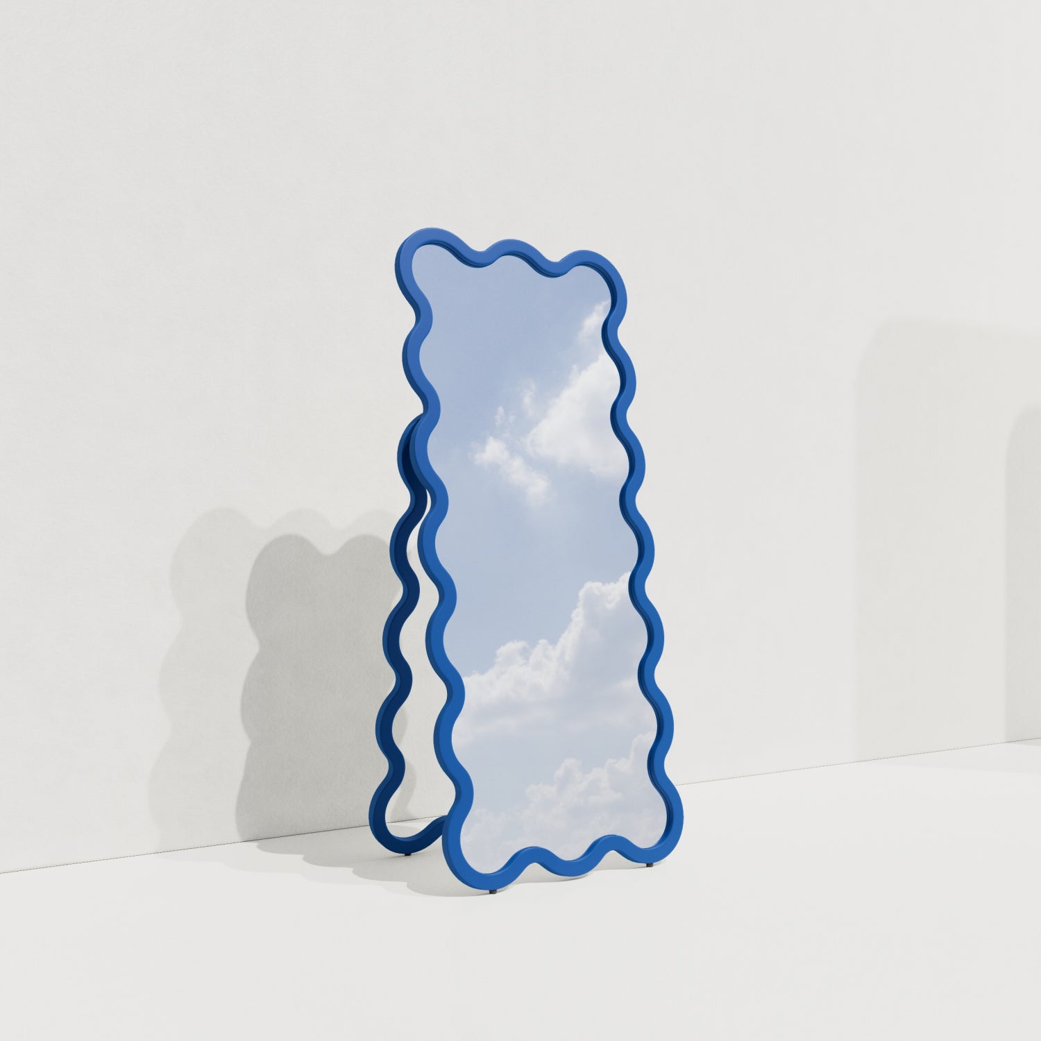 Hvyli Mirror 16 with Leg