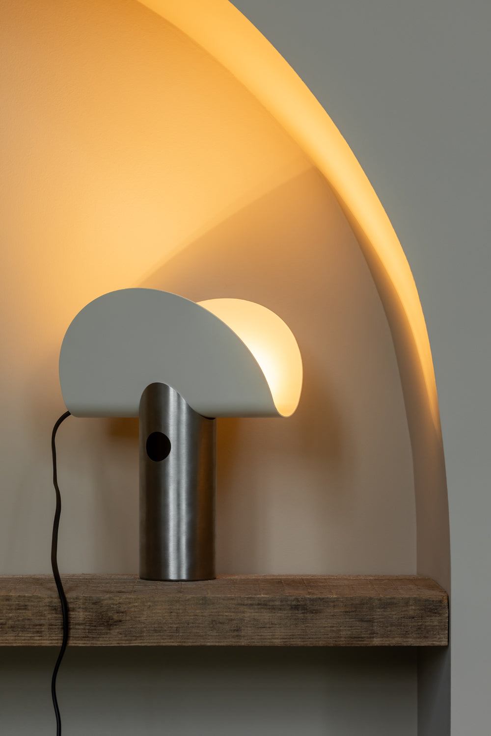 Lamp-vase blend