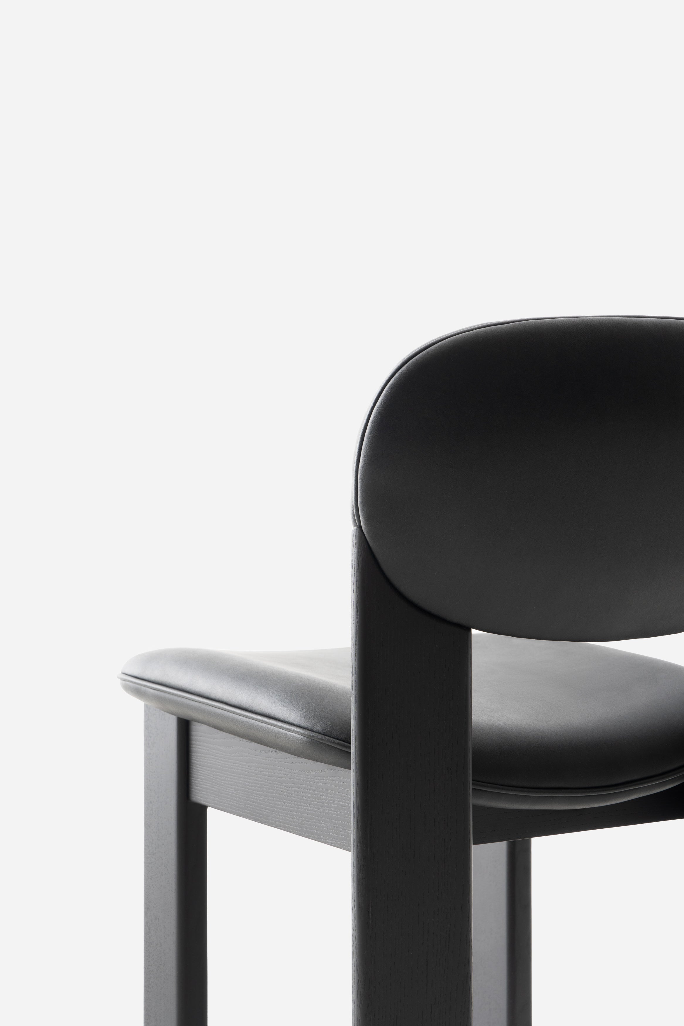 Archipen Chair In  Black Leather