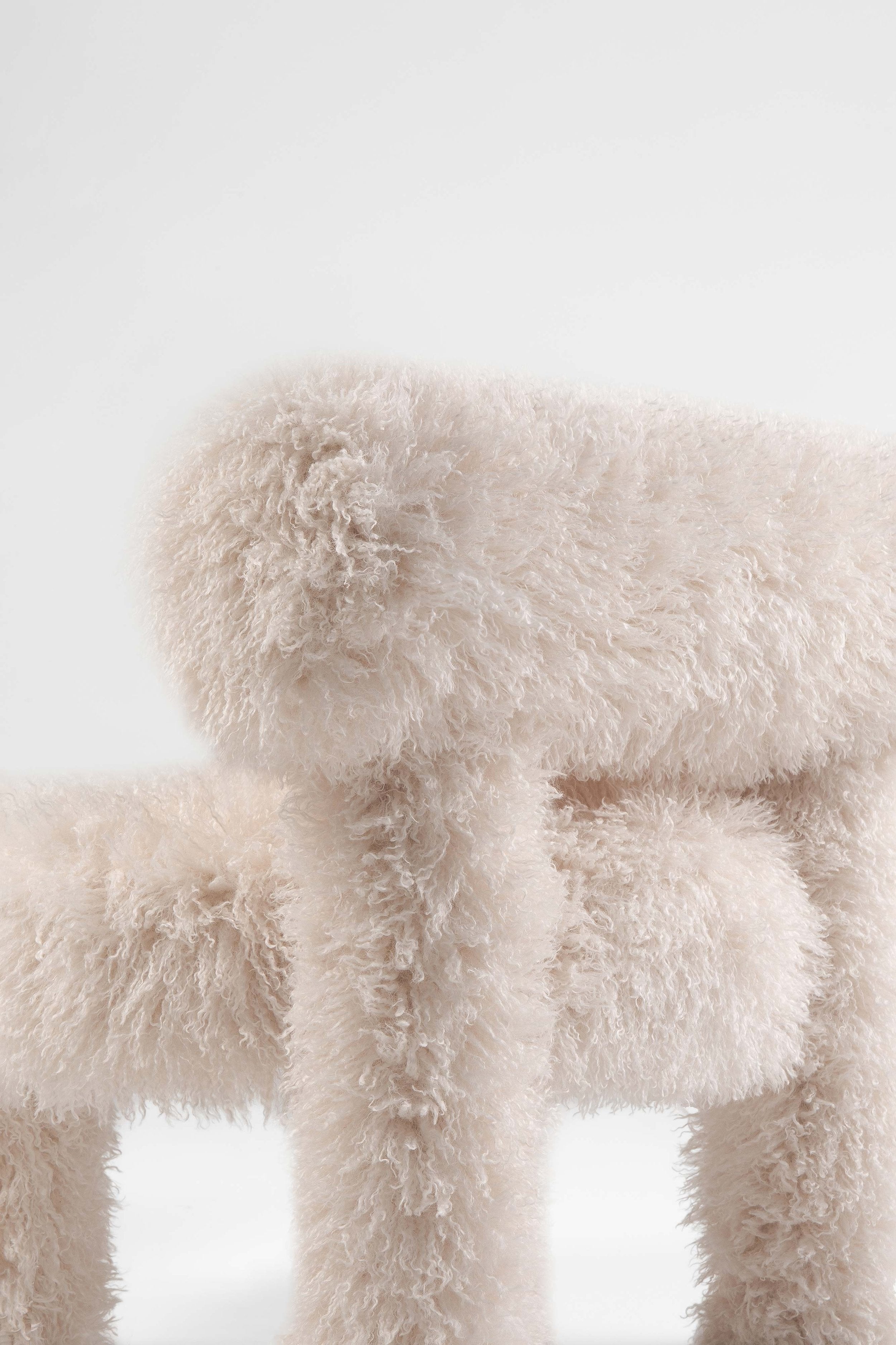 Low Chair Gropius CS1 Fluffy Edition