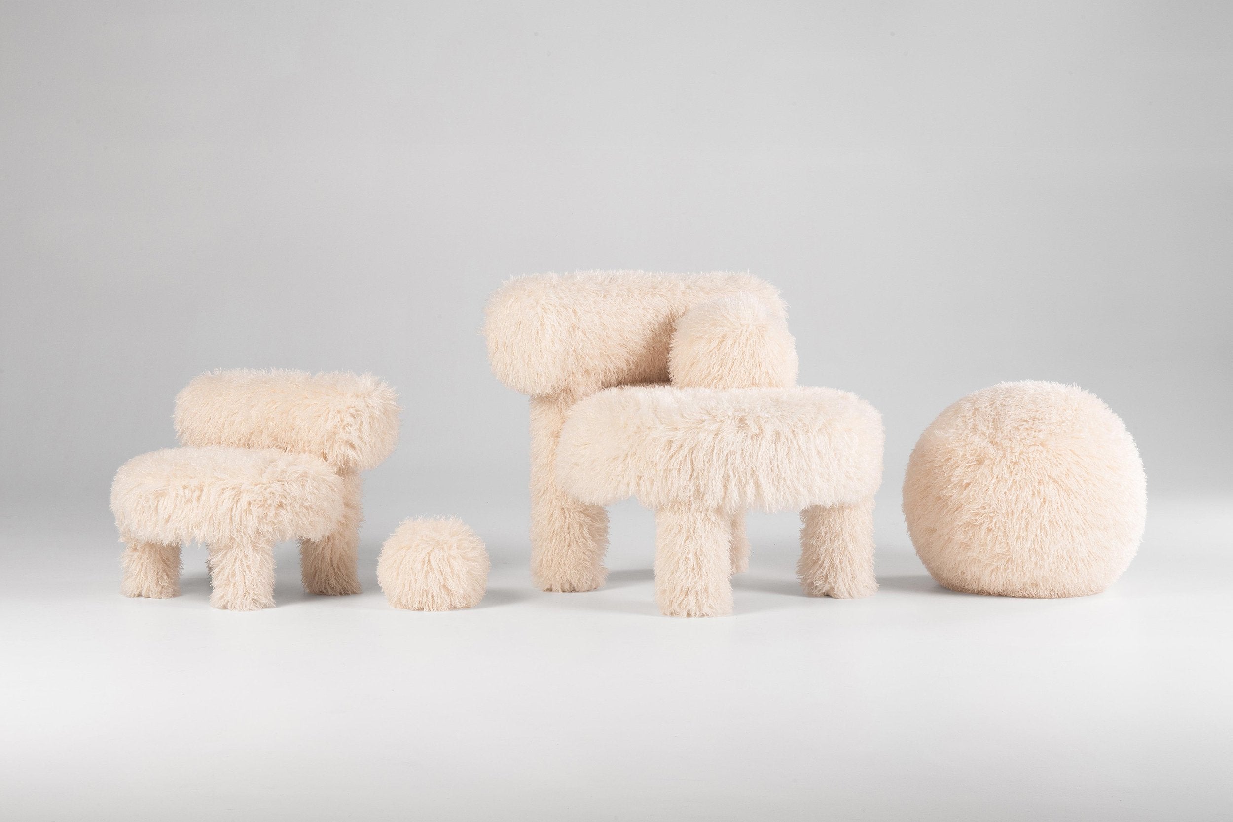 Low Chair Gropius CS1 Fluffy Edition