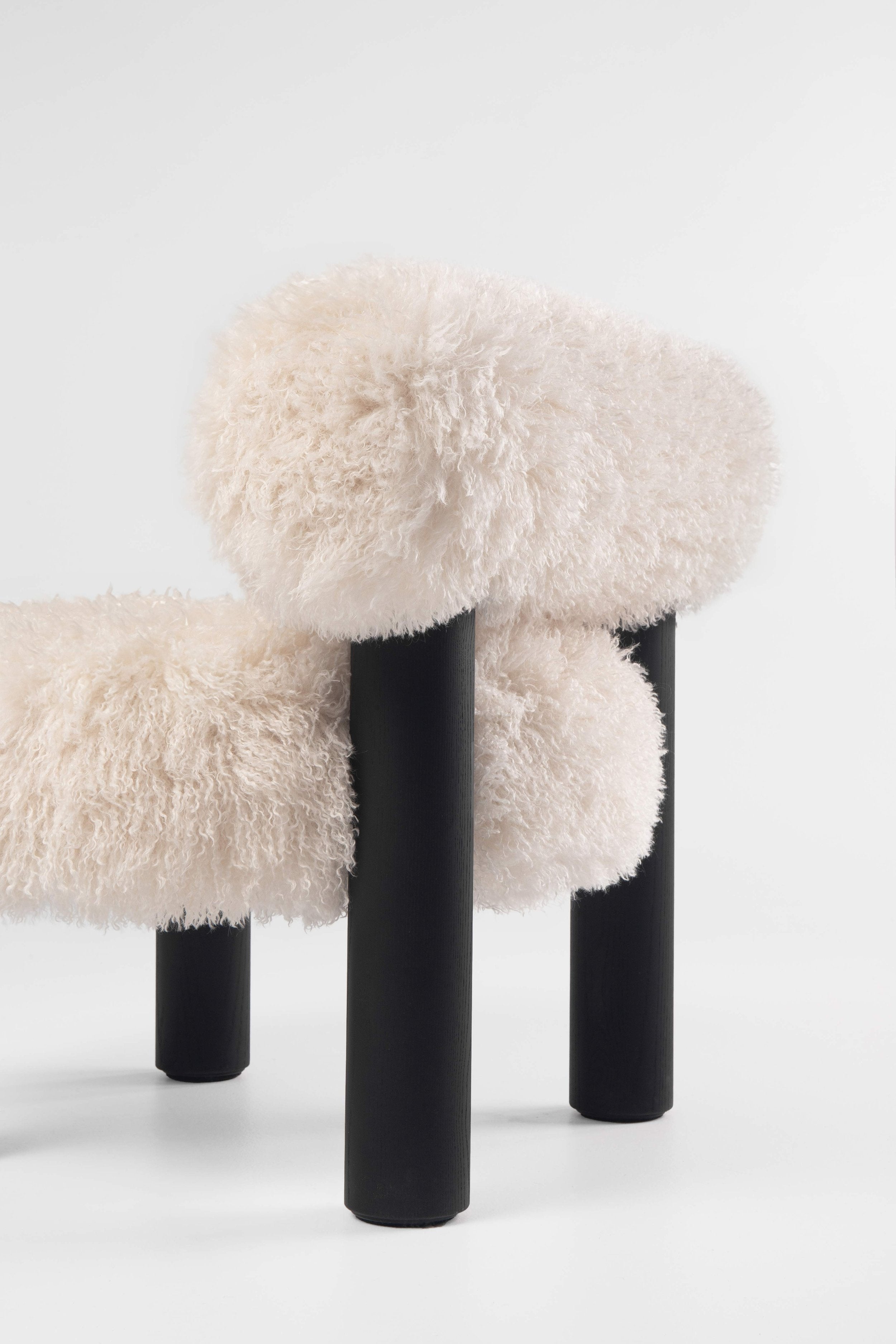 Low Chair Gropius CS2 Fluffy Edition