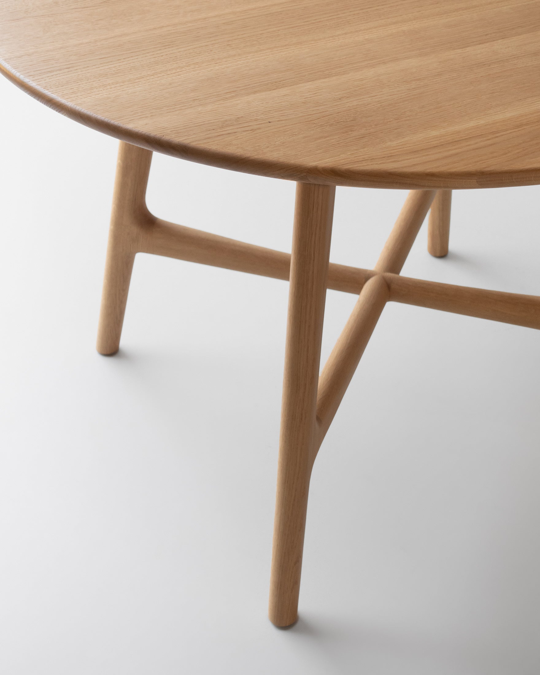 Round Dining Table BR-1