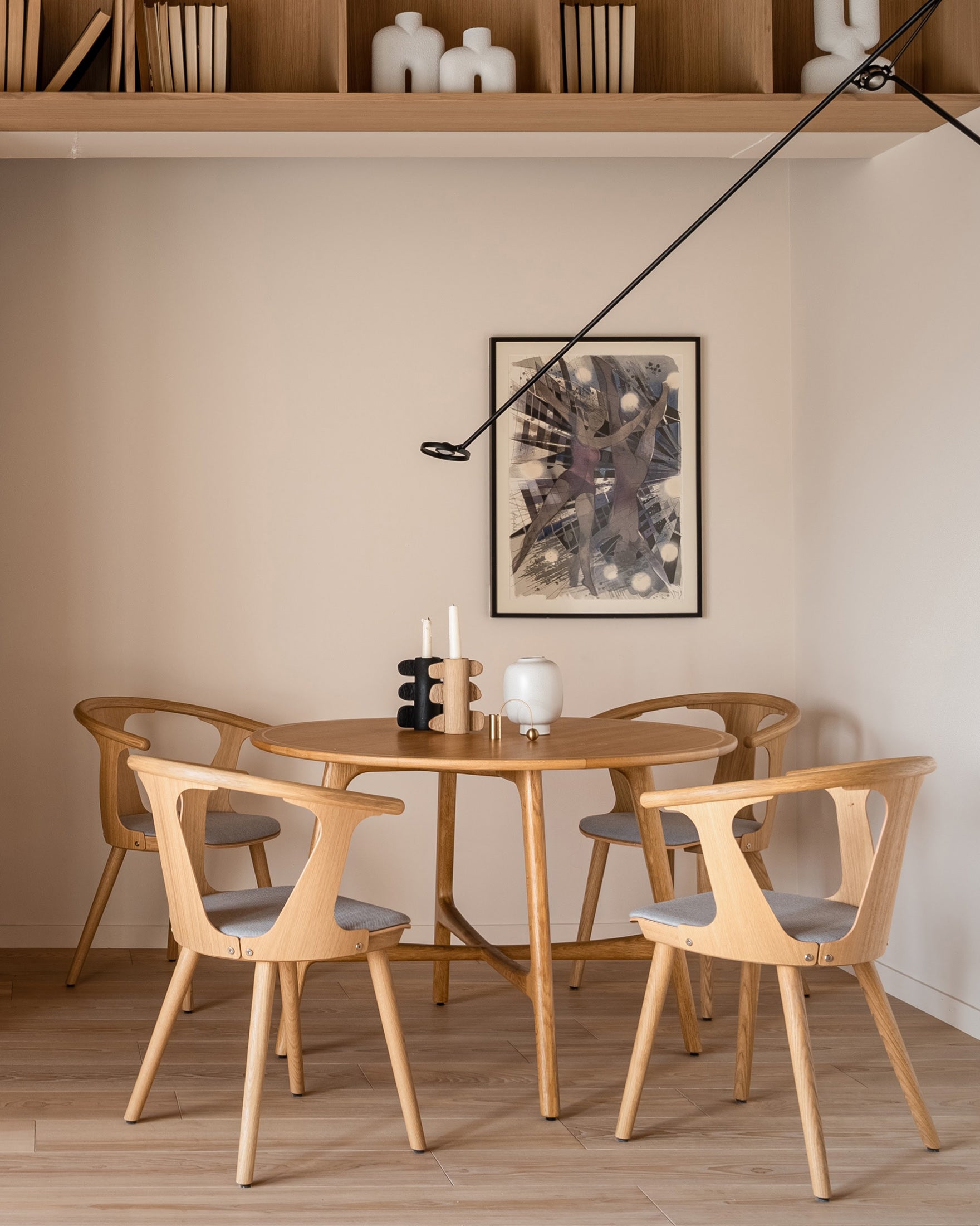 Round Dining Table BR-1