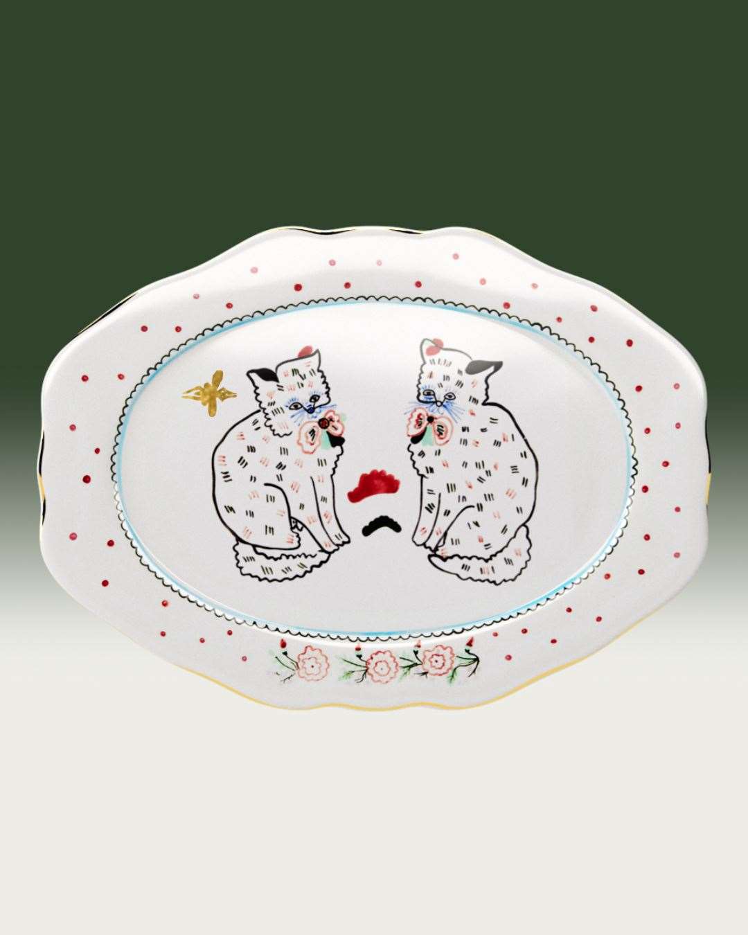 Oval plate with kittens